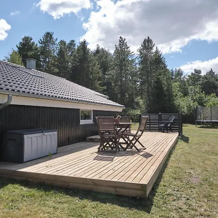 別荘 Awesome In With 3 Bedrooms, Sauna And Wifi