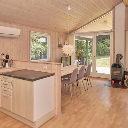 別荘 Awesome In With 3 Bedrooms, Sauna And Wifi エーベルトフト